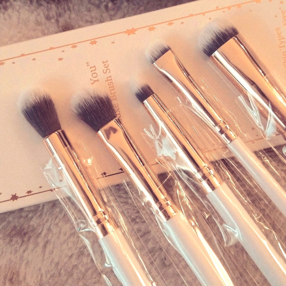 CROWN "All Eyes On You" 5pc Luxe Brush Set